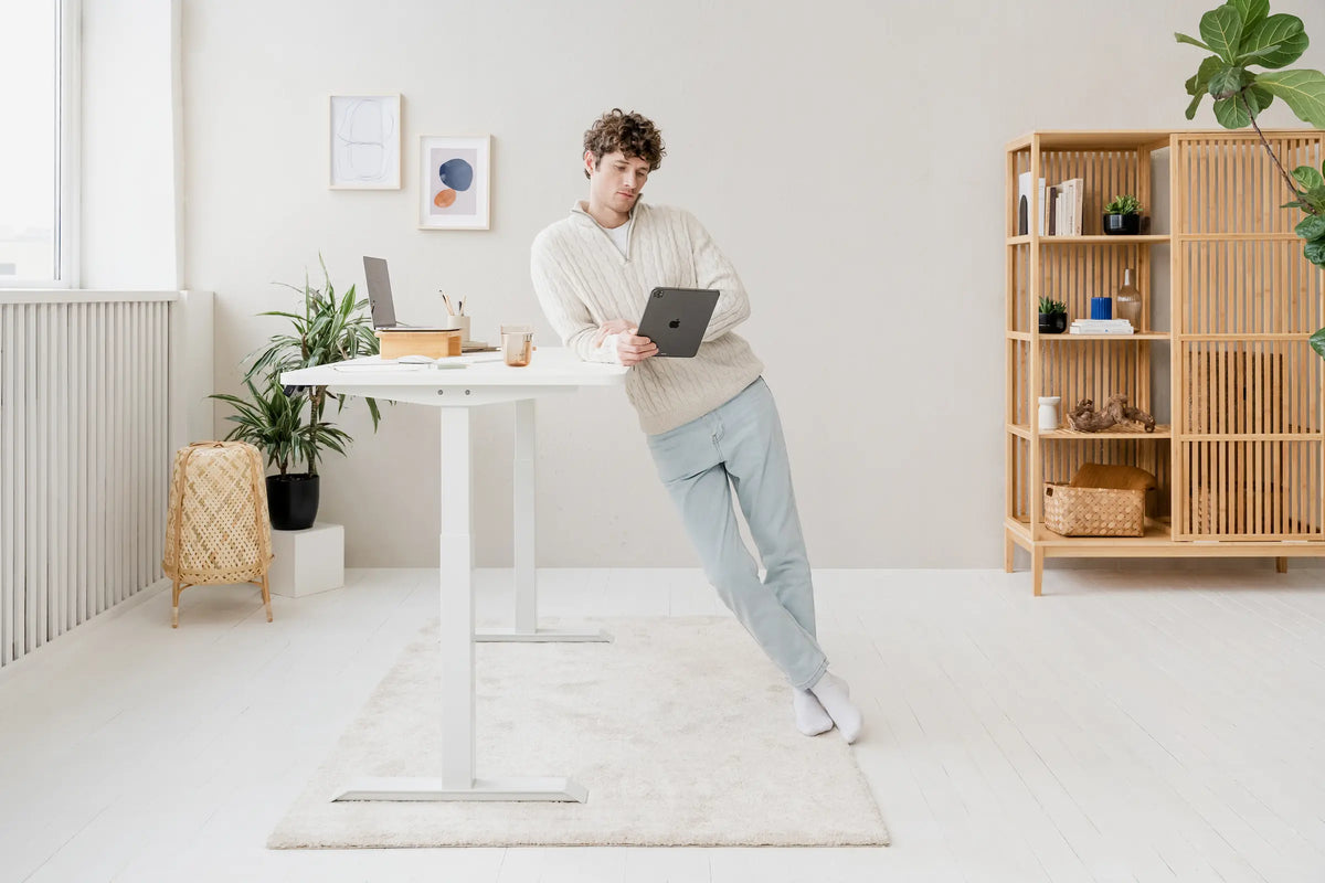 Les avantages d’un bureau assis-debout : retour d’expérience après 3 mois d’utilisation