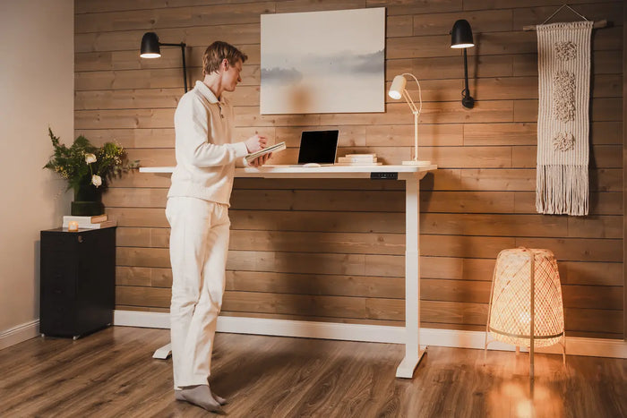 Qu'est-ce qu'un bureau assis-debout et comment ça fonctionne ?